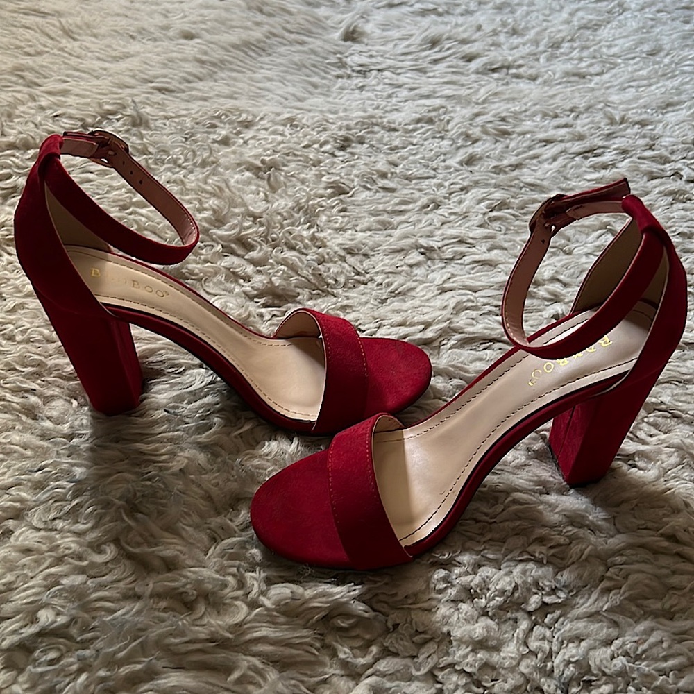 Size 6.5 red heels